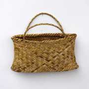 #696 kete whakairo